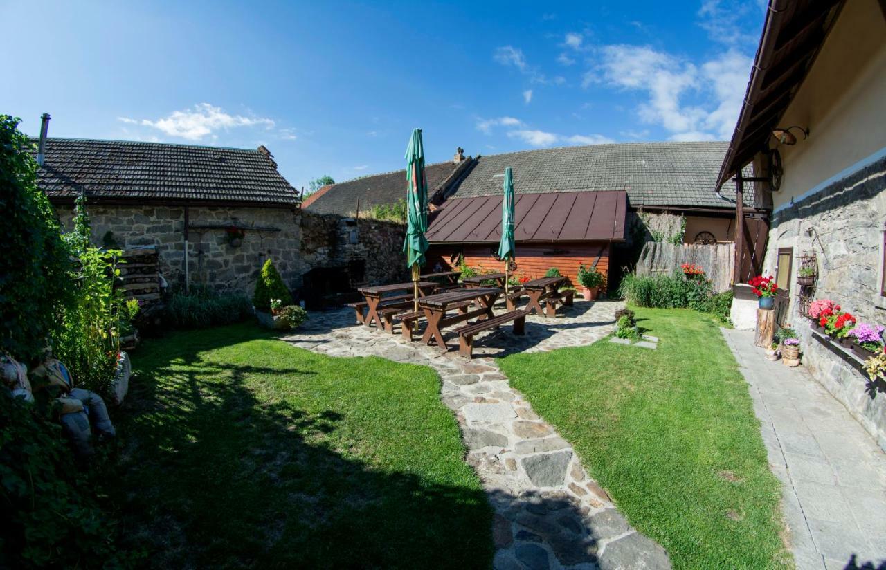 Penzion Kamenny Dvur Vimperk Exterior photo