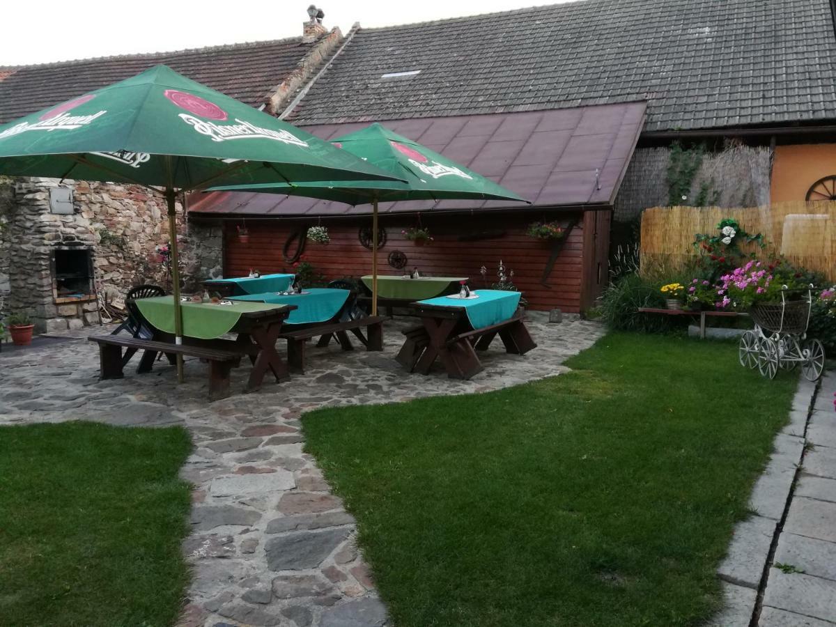 Penzion Kamenny Dvur Vimperk Exterior photo